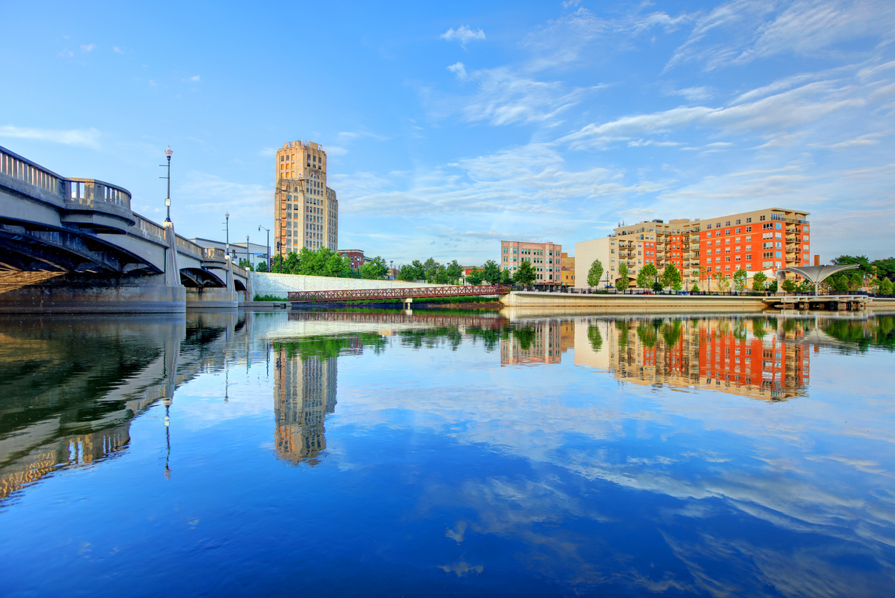 Panoramic Image of Elgin, IL